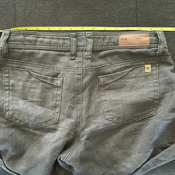 Divine Rights of Denim Olive Green Linen Shorts | Green Shorts | Linen shorts - Picture 6 of 7